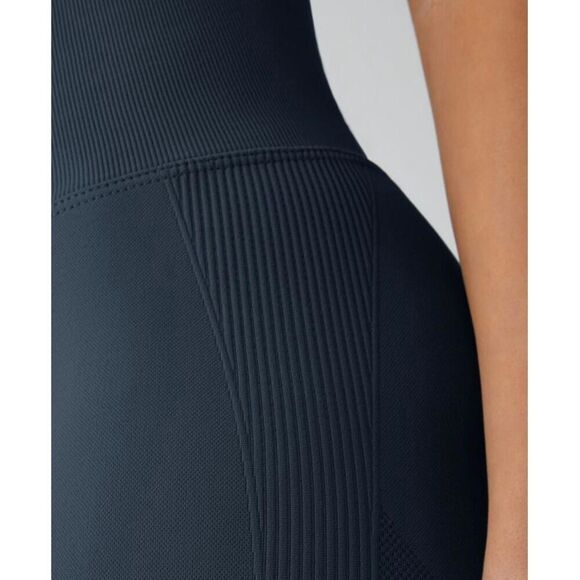 Halara Women's S 7/8 Seamless Flow Butt Lifting Leggings Peacoat Blue NWT - Picture 5 of 12